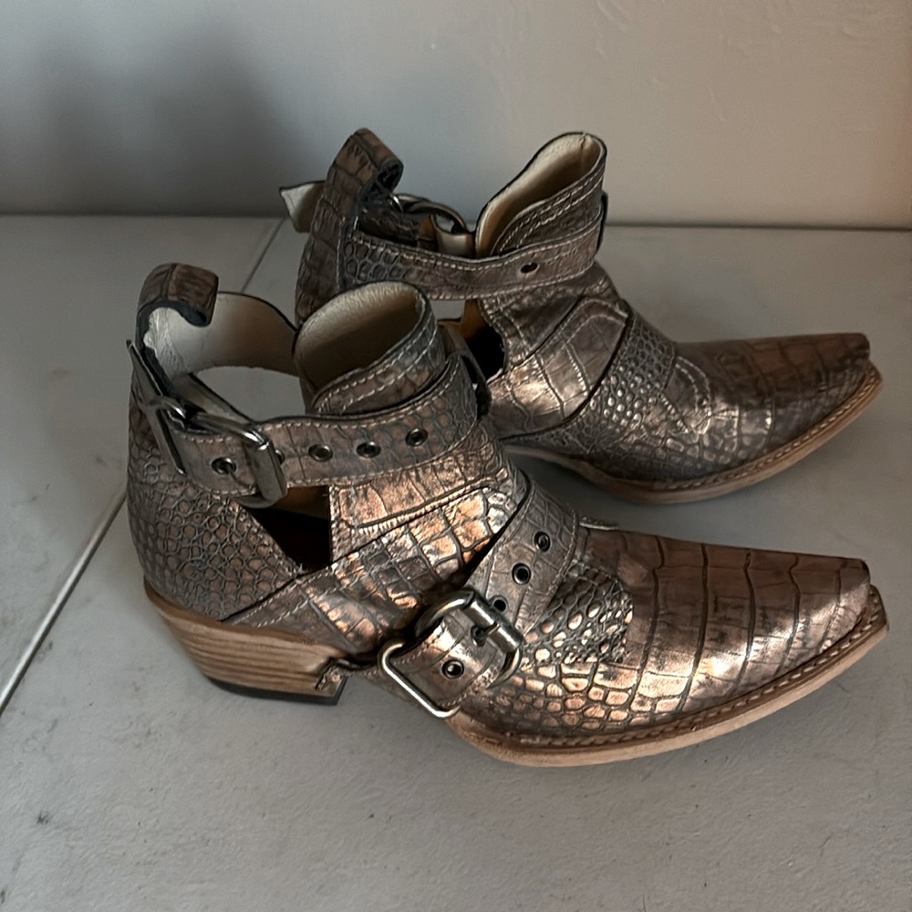 Freebird Mayhem Boots Size 9